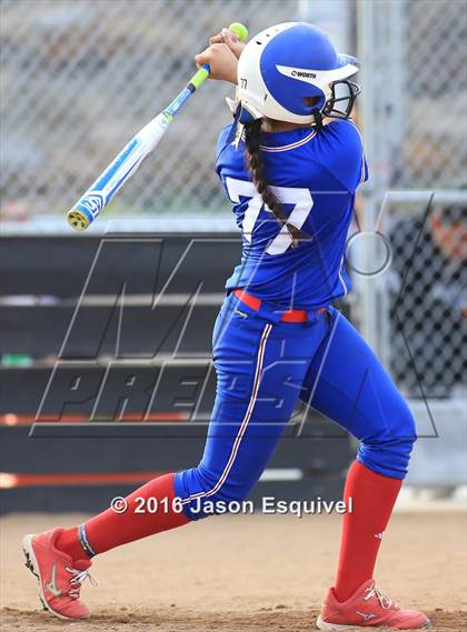 Thumbnail 2 in Los Altos @ Etiwanda photogallery.