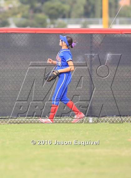 Thumbnail 2 in Los Altos @ Etiwanda photogallery.