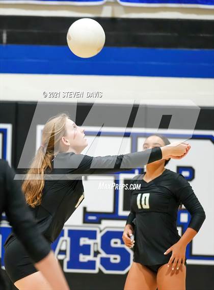 Thumbnail 1 in Sunnyslope vs. Perry photogallery.