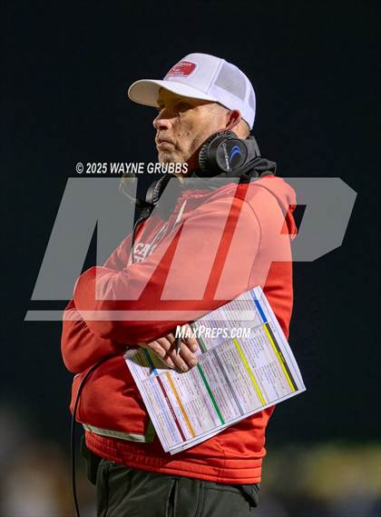 Thumbnail 3 in Carthage @ Athens (UIL 4A D2 Football Region Final) photogallery.