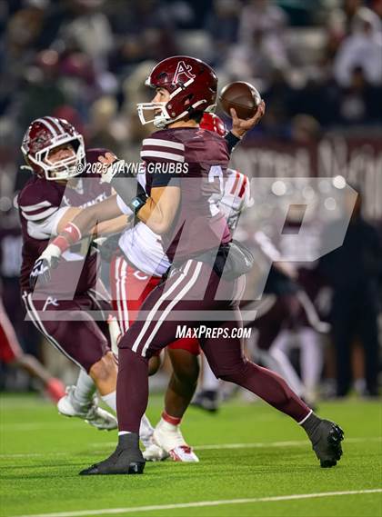 Thumbnail 1 in Carthage @ Athens (UIL 4A D2 Football Region Final) photogallery.