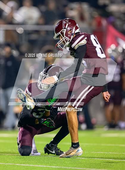 Thumbnail 2 in Carthage @ Athens (UIL 4A D2 Football Region Final) photogallery.