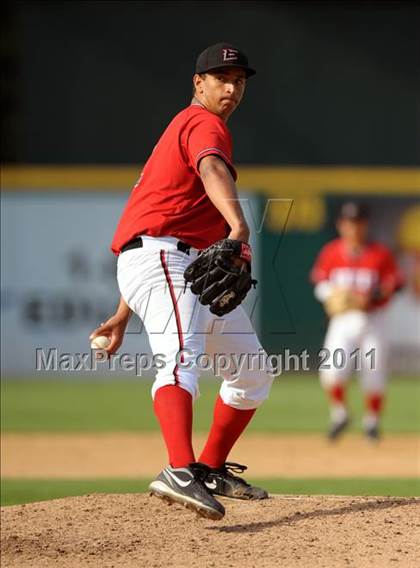Thumbnail 1 in Etiwanda vs. Glendora (Battle of the Baseline League) photogallery.