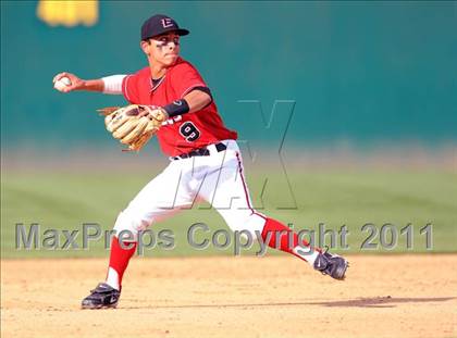 Thumbnail 2 in Etiwanda vs. Glendora (Battle of the Baseline League) photogallery.