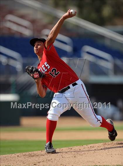 Thumbnail 1 in Etiwanda vs. Glendora (Battle of the Baseline League) photogallery.