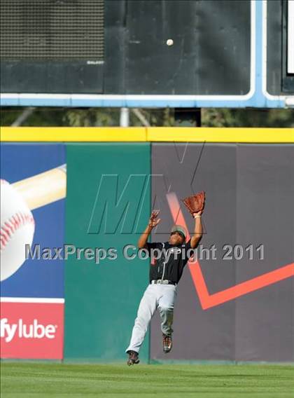 Thumbnail 1 in Etiwanda vs. Glendora (Battle of the Baseline League) photogallery.