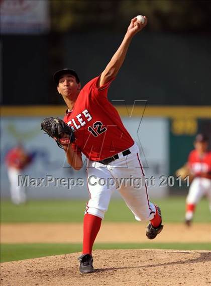 Thumbnail 2 in Etiwanda vs. Glendora (Battle of the Baseline League) photogallery.