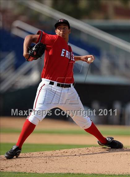 Thumbnail 2 in Etiwanda vs. Glendora (Battle of the Baseline League) photogallery.