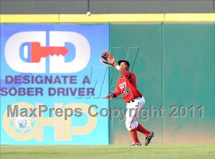 Thumbnail 2 in Etiwanda vs. Glendora (Battle of the Baseline League) photogallery.