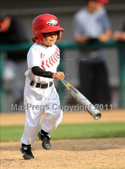 Thumbnail 1 in Etiwanda vs. Glendora (Battle of the Baseline League) photogallery.