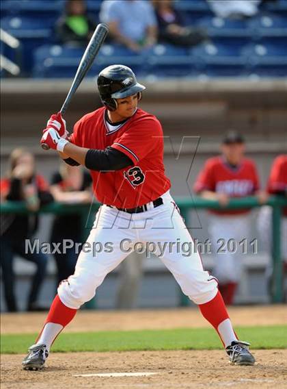 Thumbnail 2 in Etiwanda vs. Glendora (Battle of the Baseline League) photogallery.