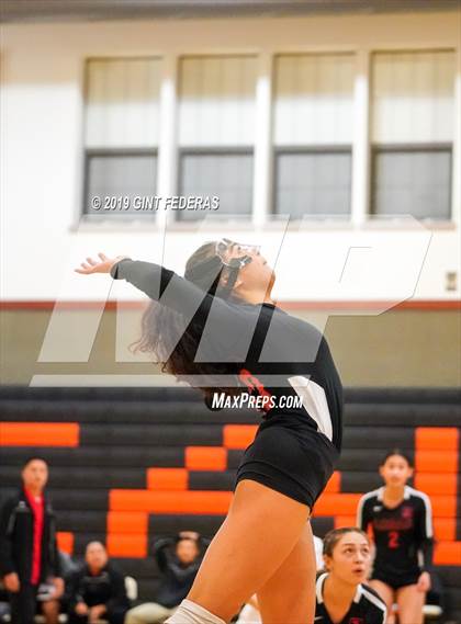 Thumbnail 2 in James Logan vs. California (CIF NCS D1 Quarterfinal) photogallery.