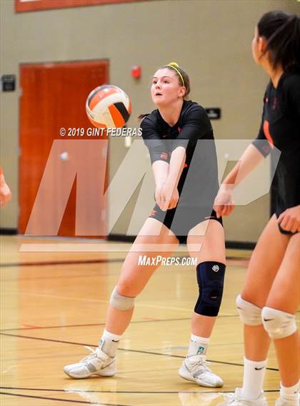 Thumbnail 2 in James Logan vs. California (CIF NCS D1 Quarterfinal) photogallery.