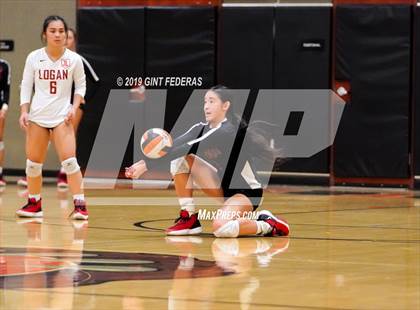 Thumbnail 2 in James Logan vs. California (CIF NCS D1 Quarterfinal) photogallery.