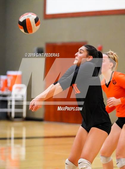 Thumbnail 2 in James Logan vs. California (CIF NCS D1 Quarterfinal) photogallery.