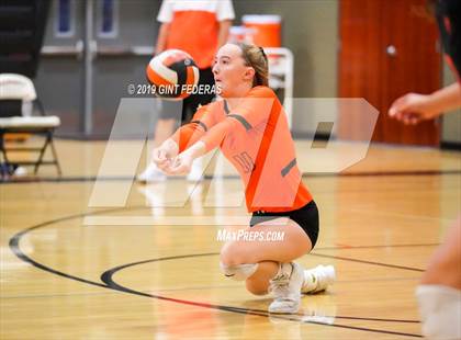 Thumbnail 2 in James Logan vs. California (CIF NCS D1 Quarterfinal) photogallery.