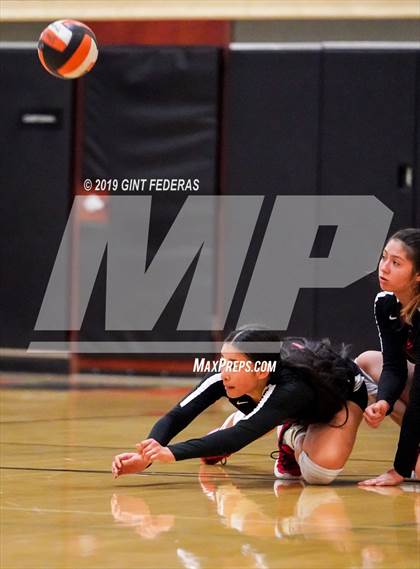 Thumbnail 3 in James Logan vs. California (CIF NCS D1 Quarterfinal) photogallery.