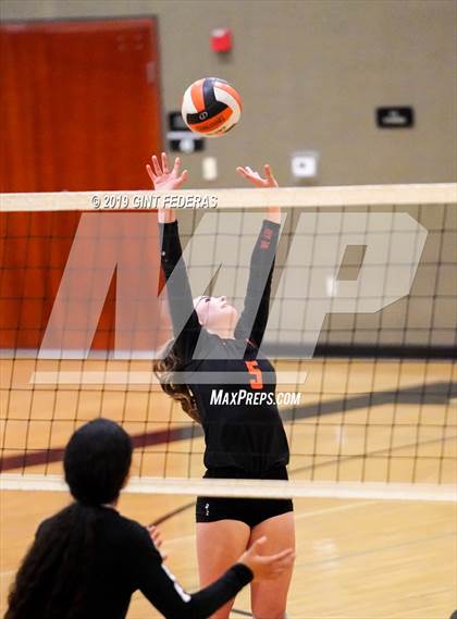 Thumbnail 3 in James Logan vs. California (CIF NCS D1 Quarterfinal) photogallery.