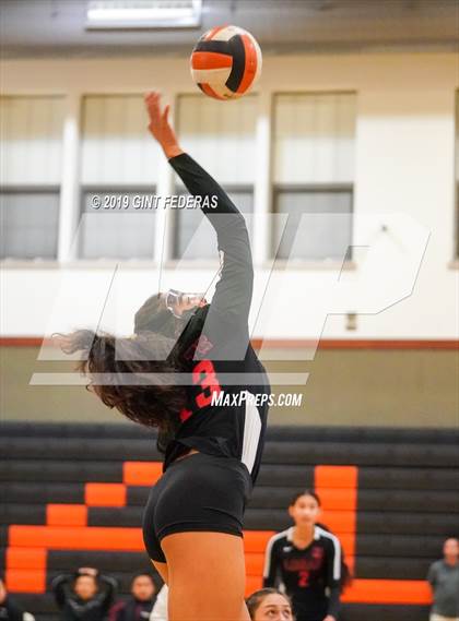Thumbnail 3 in James Logan vs. California (CIF NCS D1 Quarterfinal) photogallery.