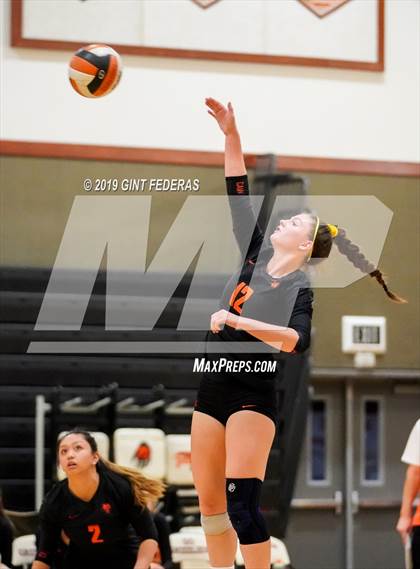 Thumbnail 2 in James Logan vs. California (CIF NCS D1 Quarterfinal) photogallery.