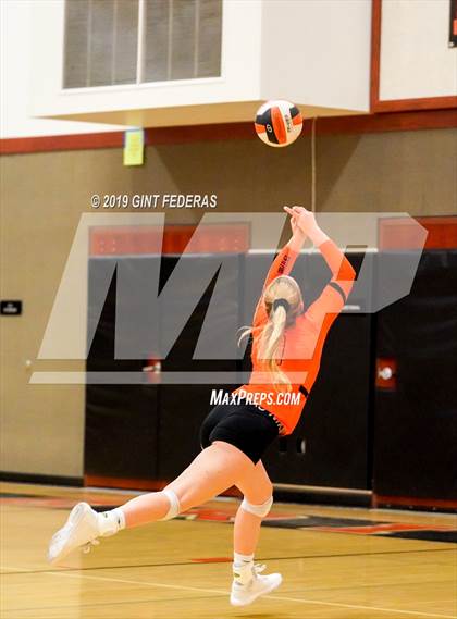 Thumbnail 2 in James Logan vs. California (CIF NCS D1 Quarterfinal) photogallery.