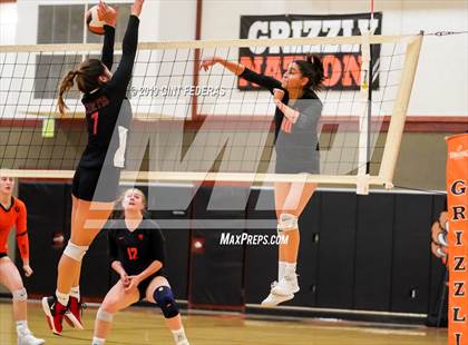 Thumbnail 3 in James Logan vs. California (CIF NCS D1 Quarterfinal) photogallery.