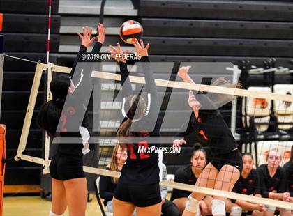 Thumbnail 2 in James Logan vs. California (CIF NCS D1 Quarterfinal) photogallery.