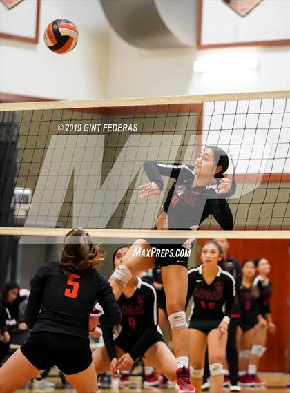 Thumbnail 2 in James Logan vs. California (CIF NCS D1 Quarterfinal) photogallery.