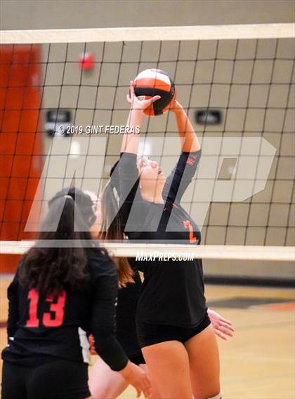 Thumbnail 3 in James Logan vs. California (CIF NCS D1 Quarterfinal) photogallery.