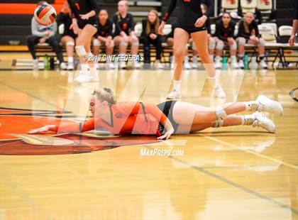 Thumbnail 3 in James Logan vs. California (CIF NCS D1 Quarterfinal) photogallery.