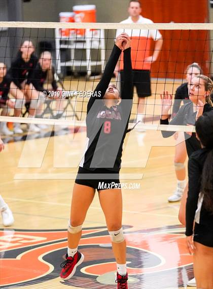 Thumbnail 2 in James Logan vs. California (CIF NCS D1 Quarterfinal) photogallery.