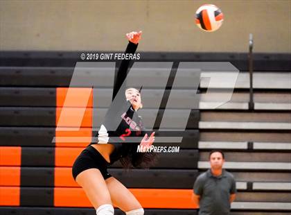 Thumbnail 3 in James Logan vs. California (CIF NCS D1 Quarterfinal) photogallery.