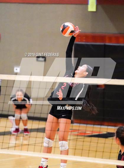 Thumbnail 2 in James Logan vs. California (CIF NCS D1 Quarterfinal) photogallery.