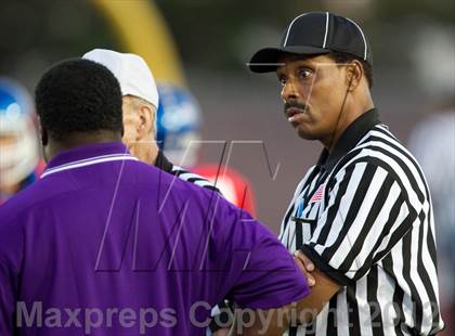 Thumbnail 2 in Los Alamitos vs. Lynwood photogallery.