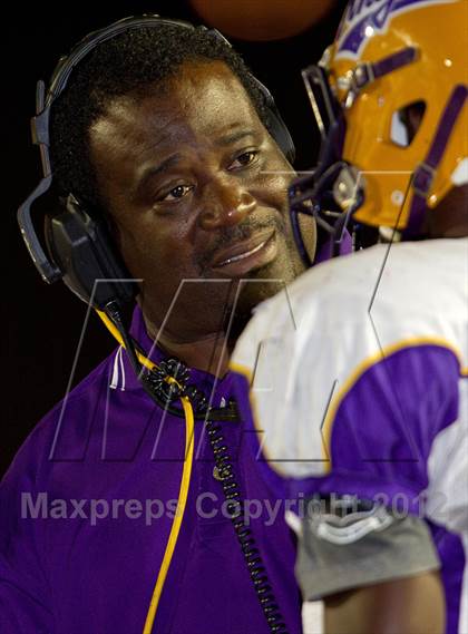 Thumbnail 3 in Los Alamitos vs. Lynwood photogallery.