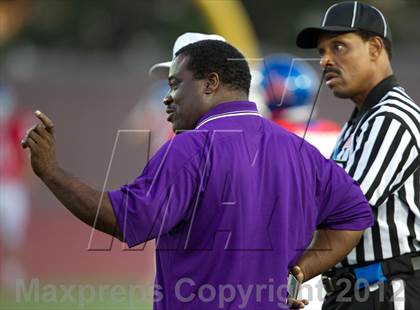Thumbnail 3 in Los Alamitos vs. Lynwood photogallery.