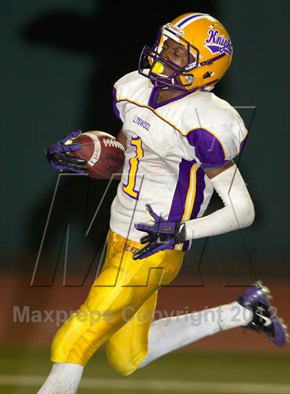 Thumbnail 3 in Los Alamitos vs. Lynwood photogallery.