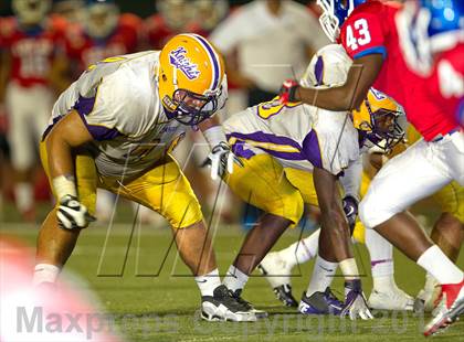 Thumbnail 2 in Los Alamitos vs. Lynwood photogallery.