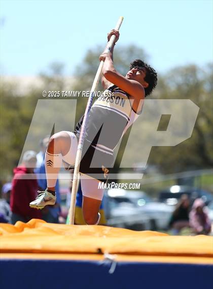 Thumbnail 3 in UIL 1A Region 3 Districts 17&18 Area Championships photogallery.
