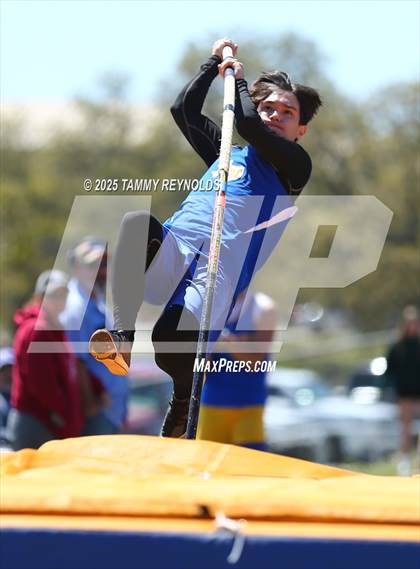 Thumbnail 1 in UIL 1A Region 3 Districts 17&18 Area Championships photogallery.