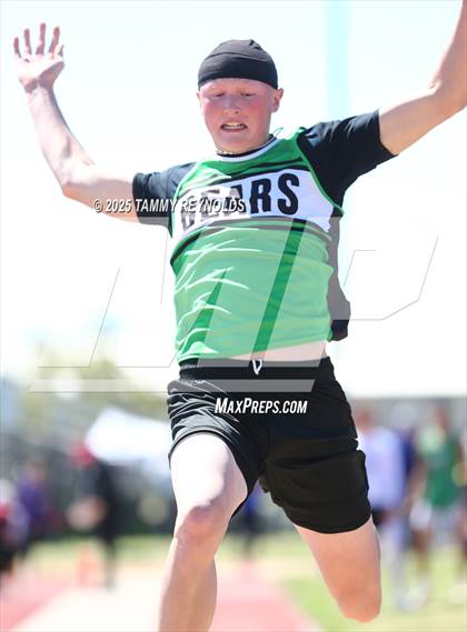 Thumbnail 3 in UIL 1A Region 3 Districts 17&18 Area Championships photogallery.