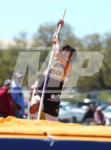 Thumbnail 2 in UIL 1A Region 3 Districts 17&18 Area Championships photogallery.