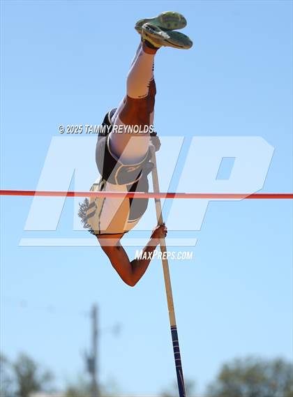 Thumbnail 3 in UIL 1A Region 3 Districts 17&18 Area Championships photogallery.