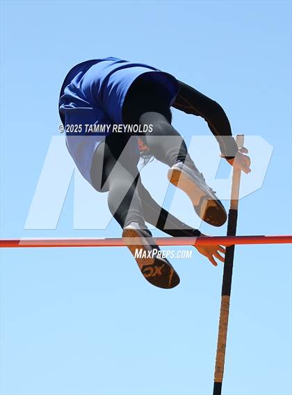 Thumbnail 1 in UIL 1A Region 3 Districts 17&18 Area Championships photogallery.
