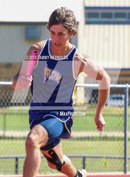 Thumbnail 3 in UIL 1A Region 3 Districts 17&18 Area Championships photogallery.