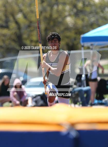 Thumbnail 2 in UIL 1A Region 3 Districts 17&18 Area Championships photogallery.