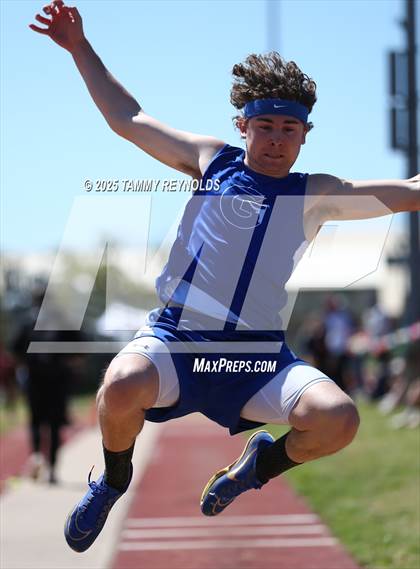 Thumbnail 2 in UIL 1A Region 3 Districts 17&18 Area Championships photogallery.