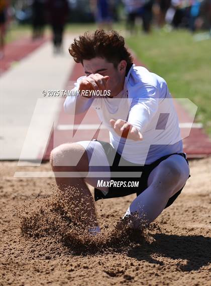 Thumbnail 1 in UIL 1A Region 3 Districts 17&18 Area Championships photogallery.