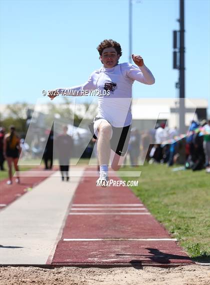 Thumbnail 2 in UIL 1A Region 3 Districts 17&18 Area Championships photogallery.