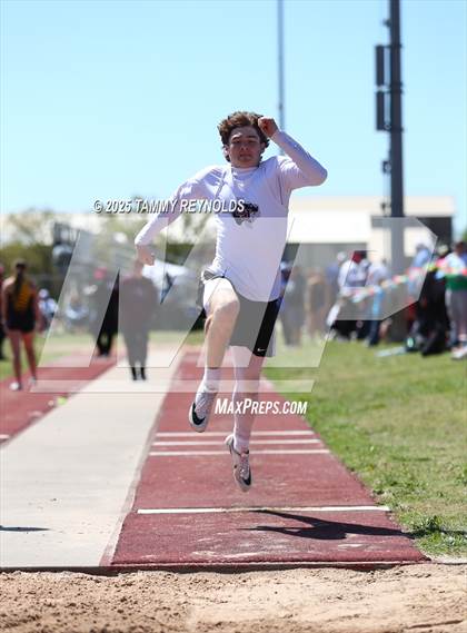 Thumbnail 1 in UIL 1A Region 3 Districts 17&18 Area Championships photogallery.